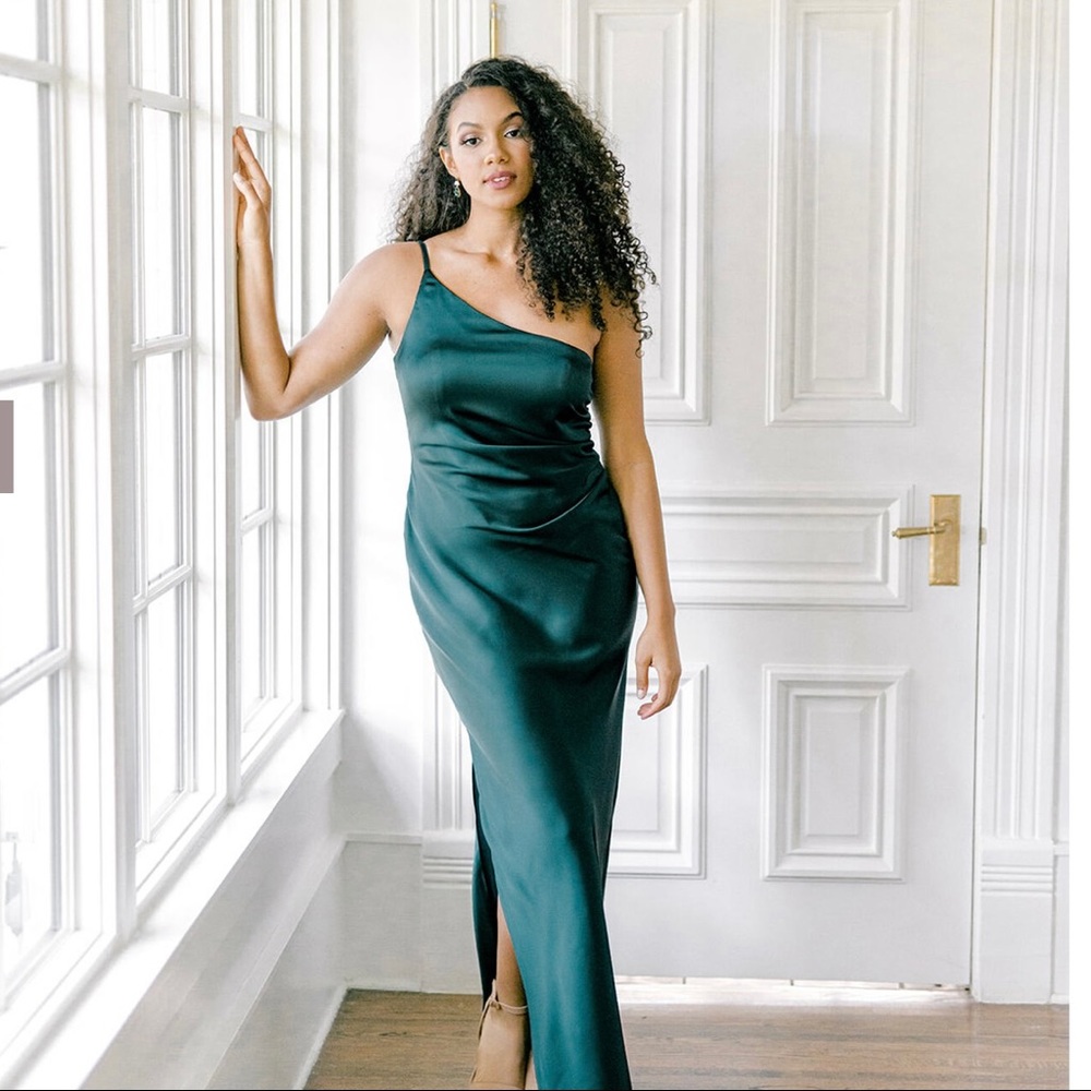 Jade by Revelry. True size 4, no alterations. Emerald.